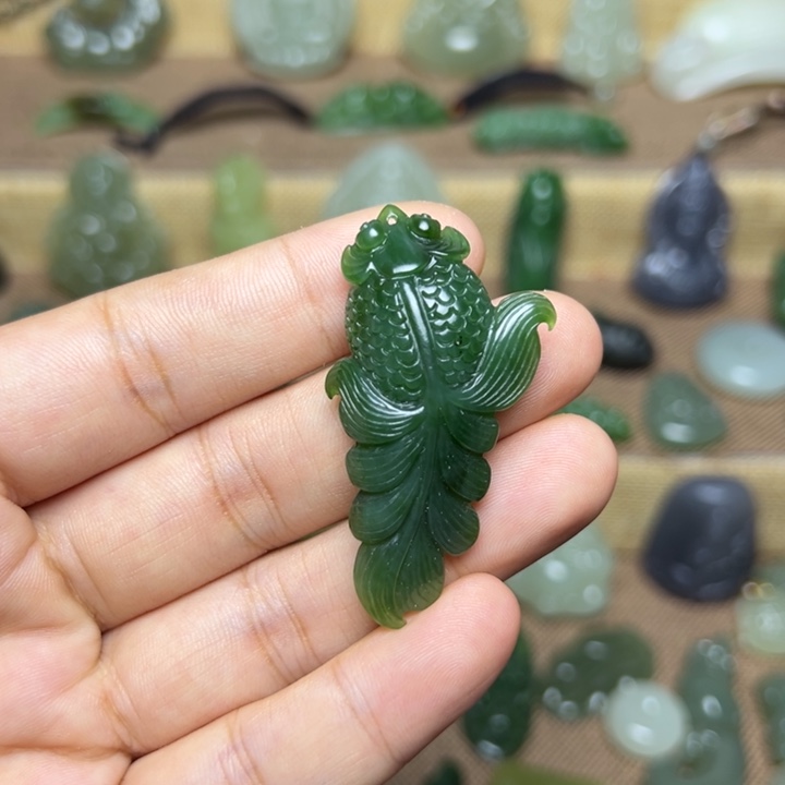 颈饰未镶嵌和田玉
