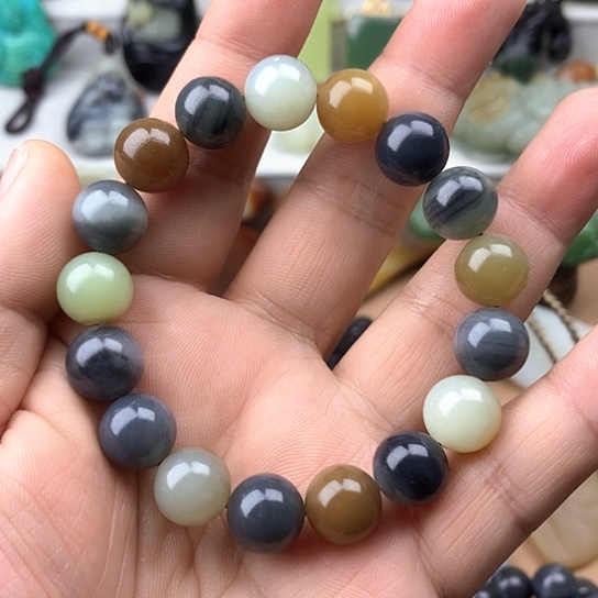 和田玉颈饰未镶嵌