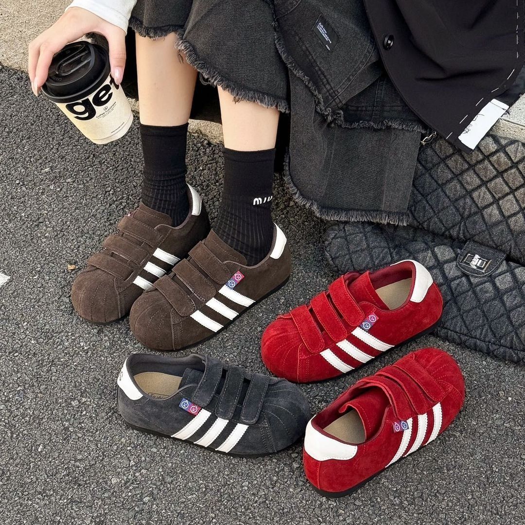 爆款加绒休闲鞋百搭舒适魔术贴女鞋2025秋冬新款时尚复古鞋子8860