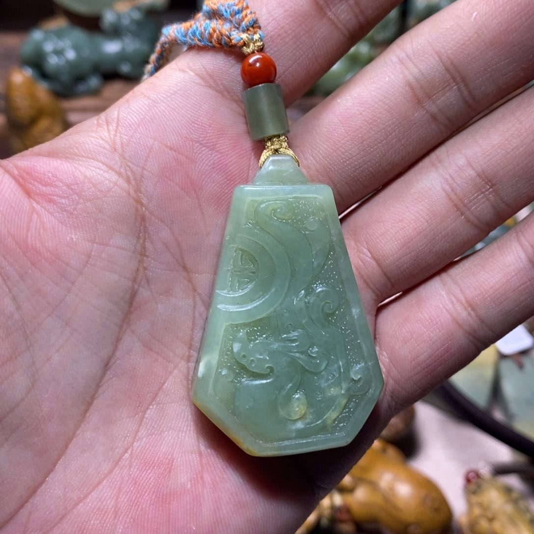 岫岩河磨玉（透闪石质玉）未镶嵌挂件