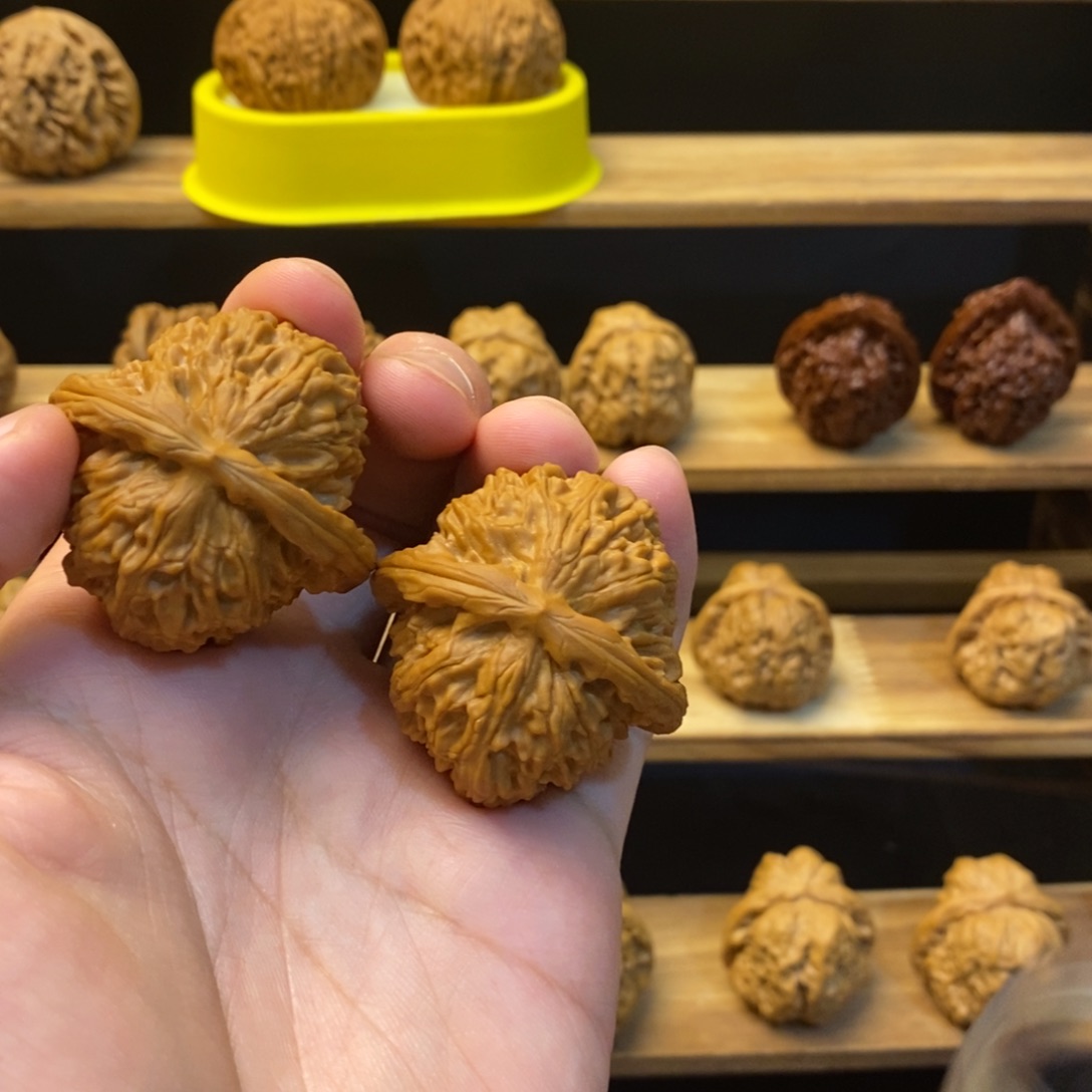 C***c桃核吊坠球白42尺