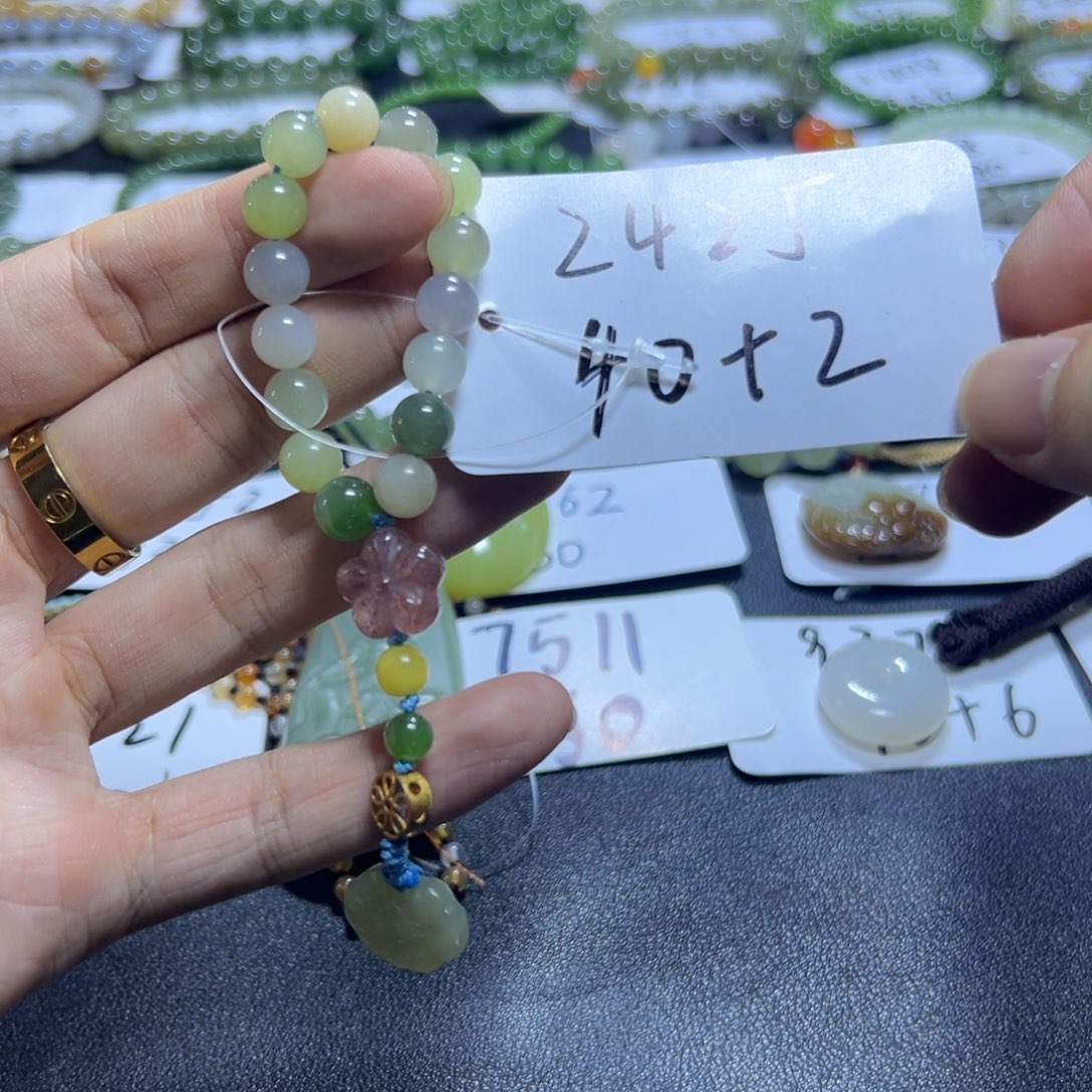 和田玉未镶嵌手串2425