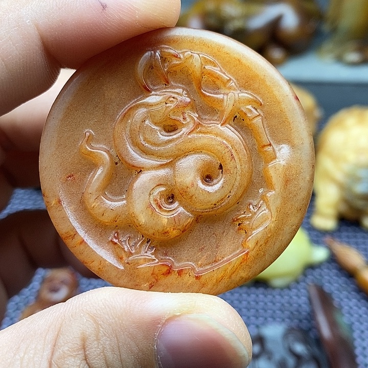 未镶嵌蛇纹石玉颈饰