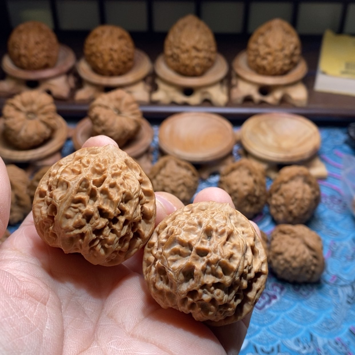 【闪购商品】文玩核桃吊坠原树容天