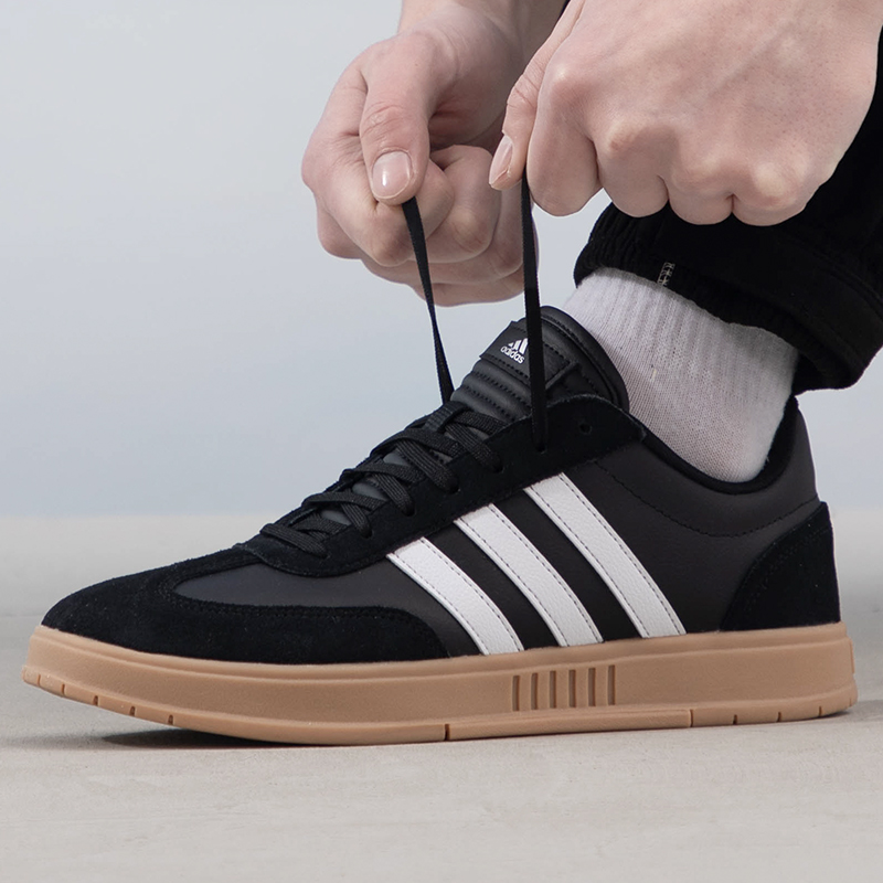 adidas阿迪达斯情侣男女板鞋新款低帮轻便运动鞋复古休闲鞋IE9045