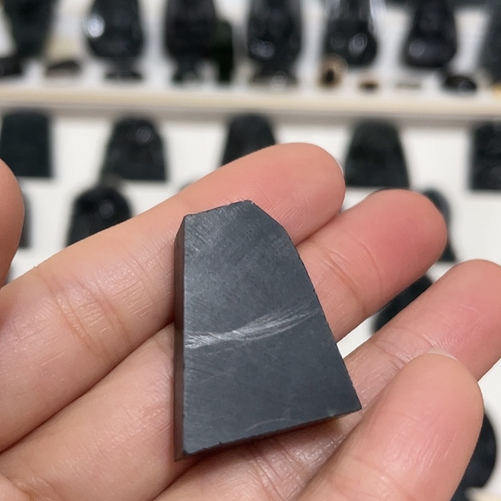 嗡***嗡定制翡翠未镶嵌料子定制