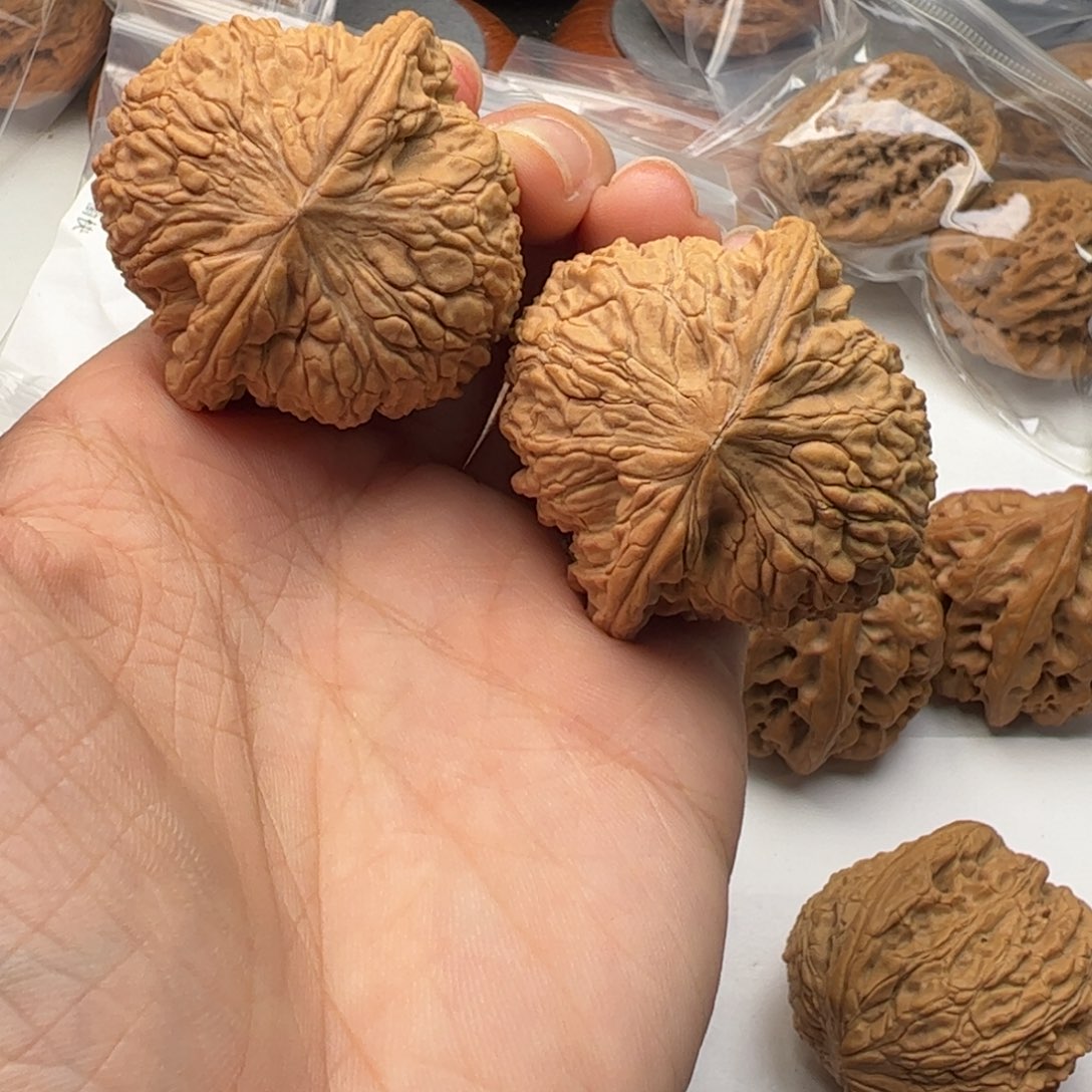 文玩核桃吊坠依**你42泥鳅背