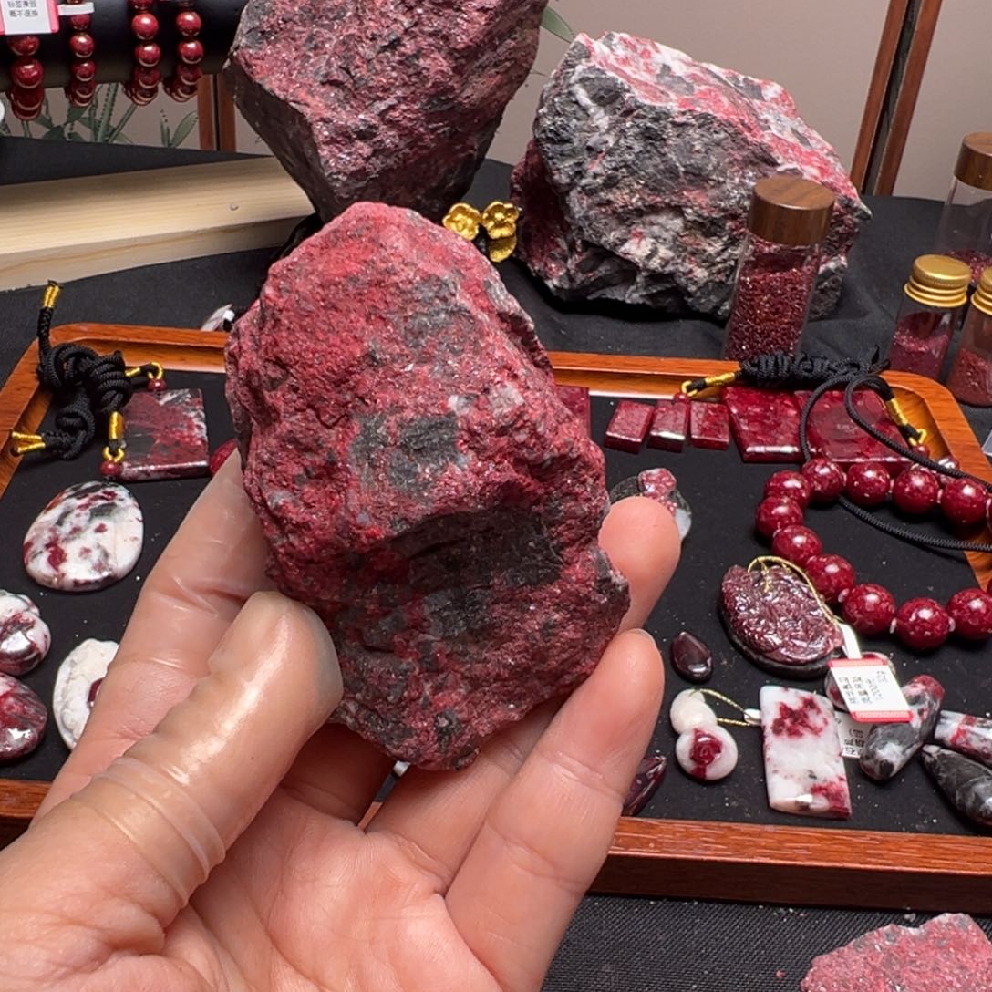 S***y天然辰砂天然朱砂原石毛料