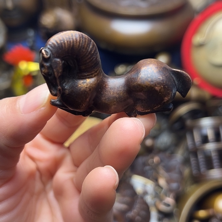 铜器摆件老王直播间