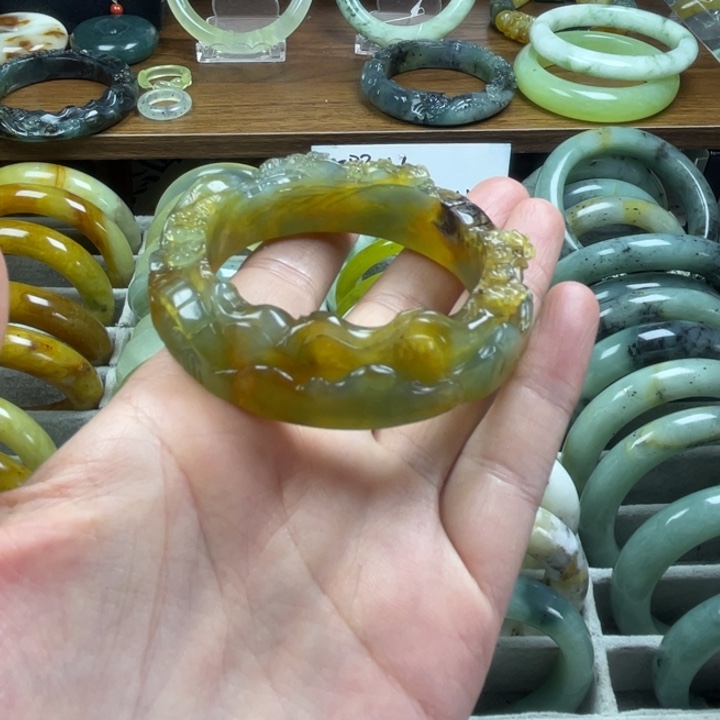 未镶嵌蛇纹石玉手镯小*凰