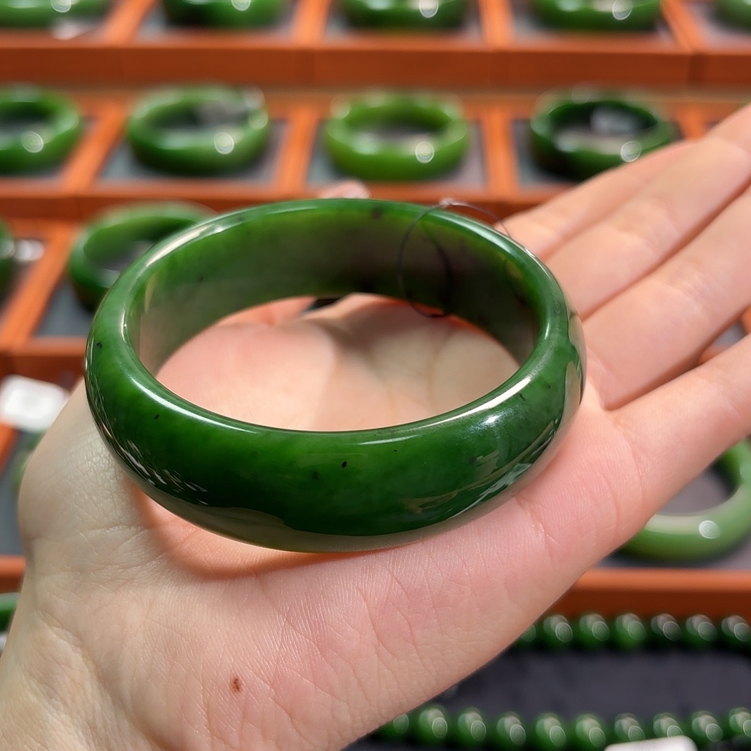 和田玉（碧玉）未镶嵌手镯红皮辣绿5960