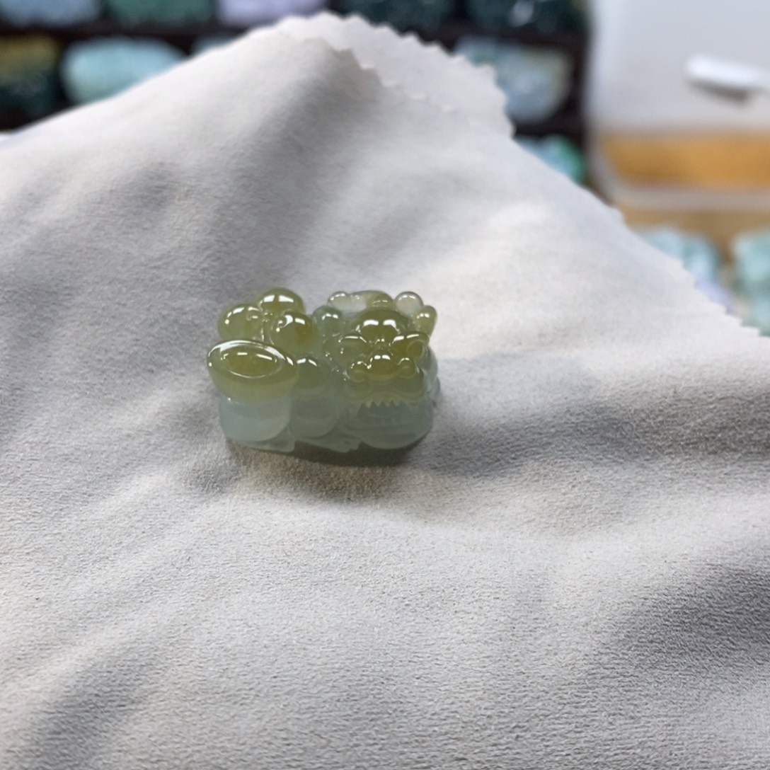 火***火定制翡翠未镶嵌天然翡翠吊坠貔貅