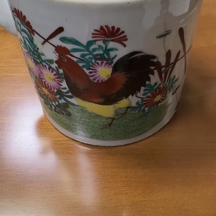 .****公鸡壶无盖有线有钉非完整