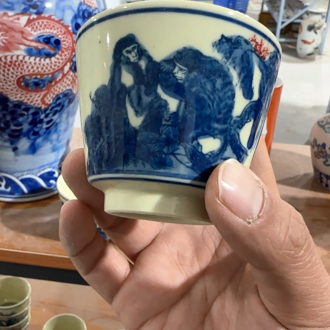 瓷片瓷器是在清华中发现一处珍贵瓷器