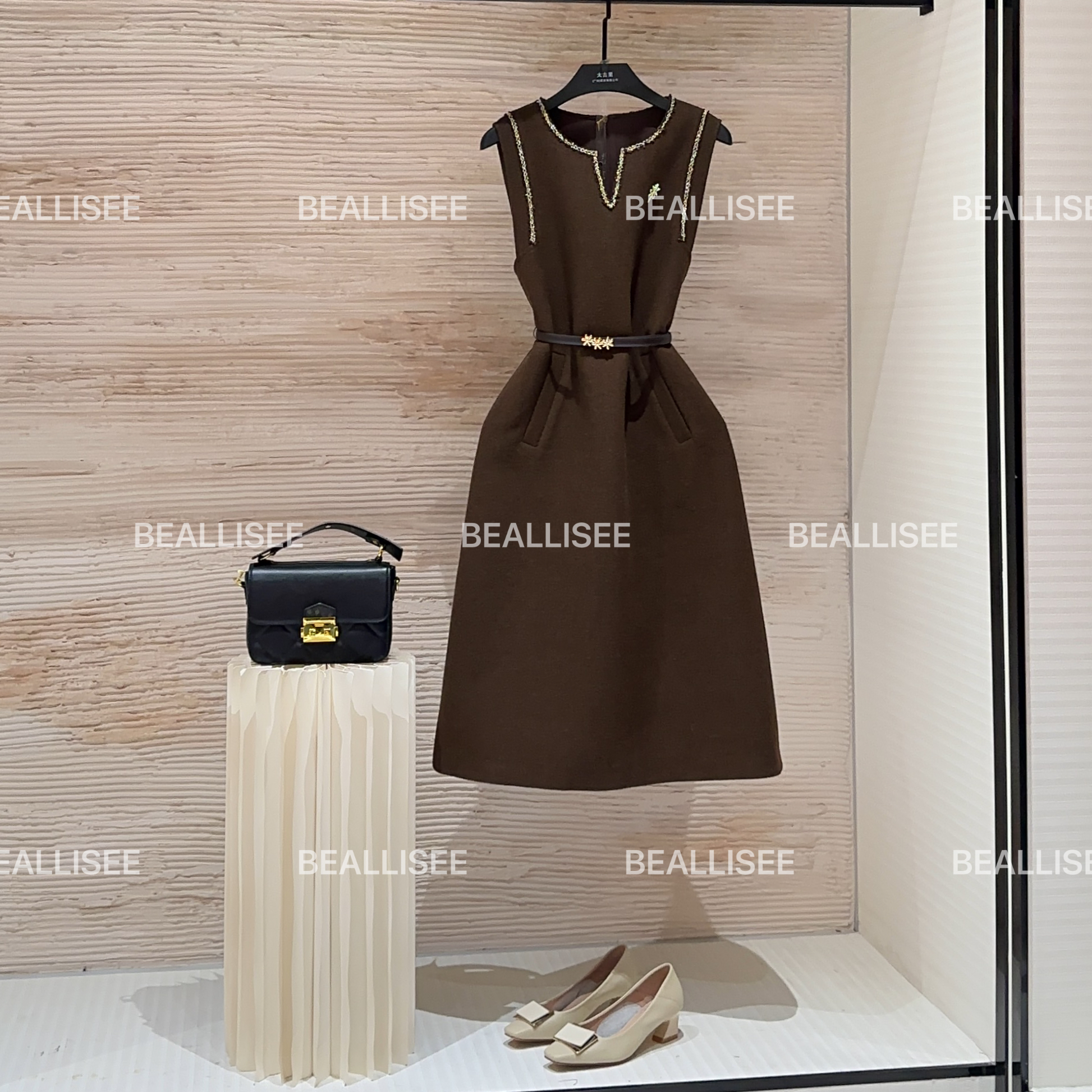 【宠粉价】秋冬新款无袖显瘦国风时尚宽松连衣裙W-A1712