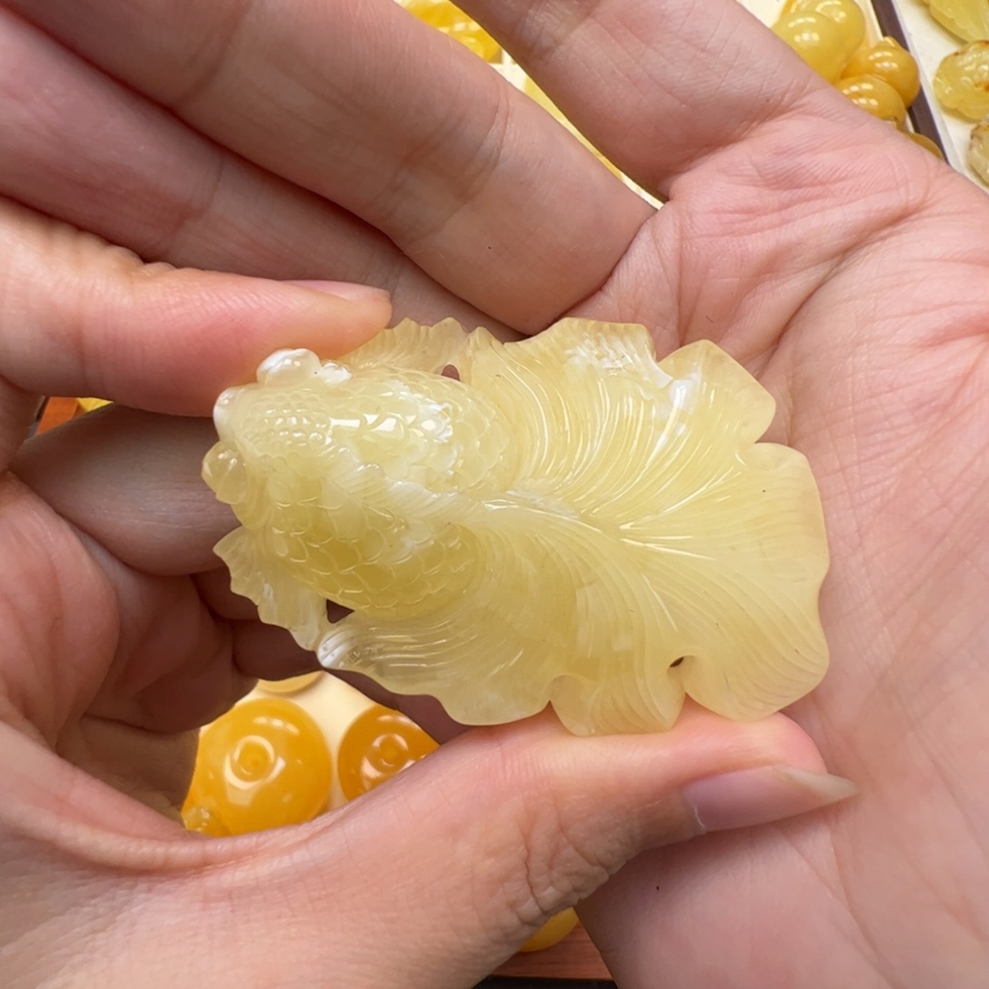 未镶嵌琥珀裸石蜜蜡