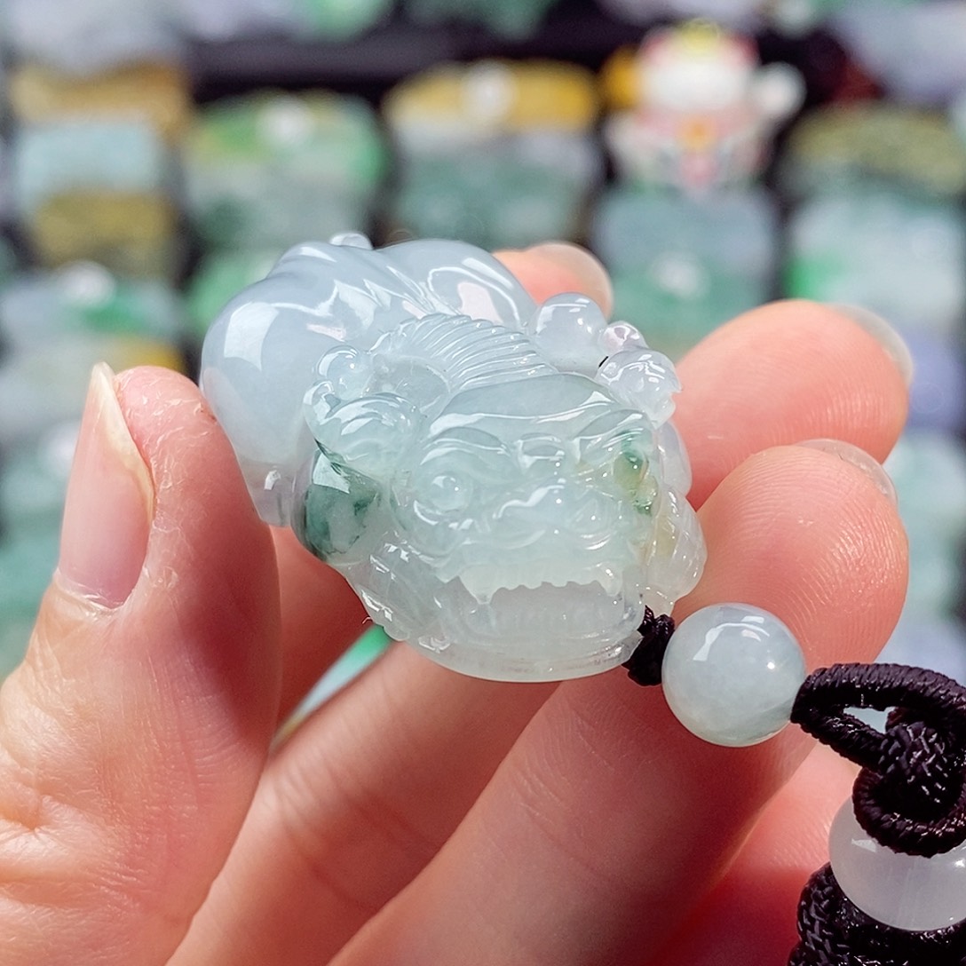 颈饰未镶嵌翡翠天然