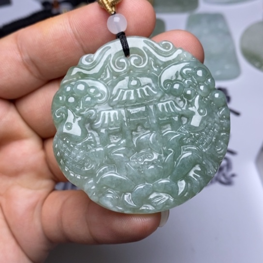 翡翠未镶嵌颈饰翡翠