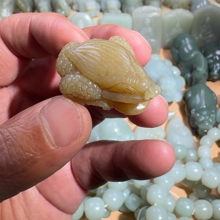 和田玉未镶嵌挂件