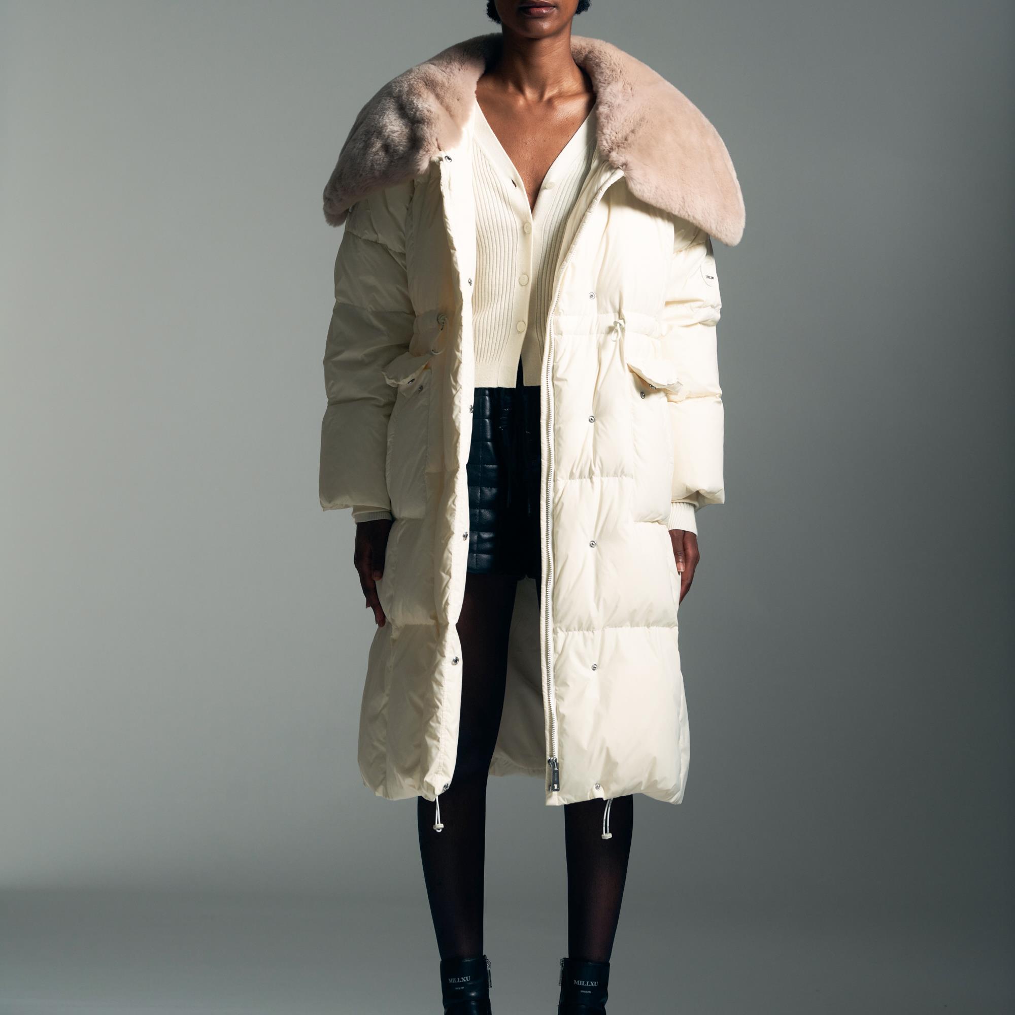 椰子奶油白长款大翻领羽绒服 MI4C0660251