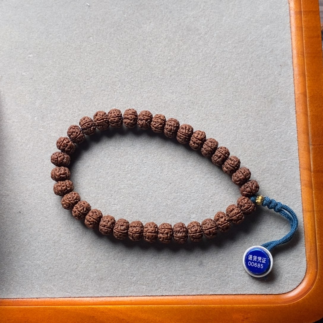 鹏***.吊坠金刚菩提老树王