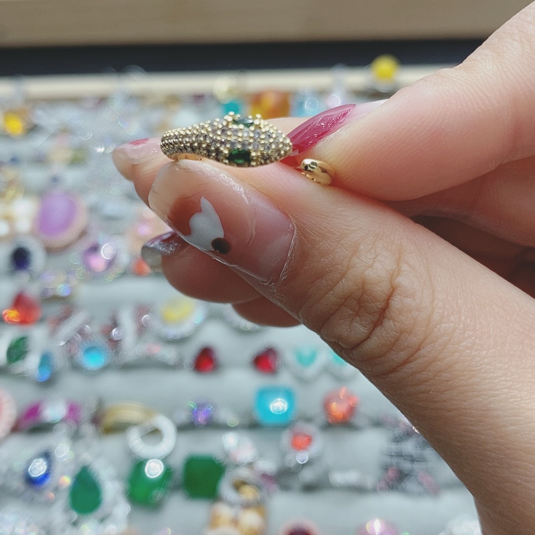 【闪购商品】托帕石耳饰银S925镶嵌