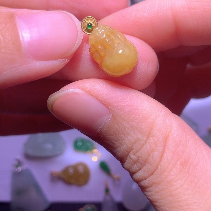 颈饰18K金镶嵌翡翠翡翠