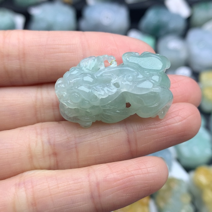 翡翠颈饰未镶嵌天然缅甸A货翡翠貔貅吊坠