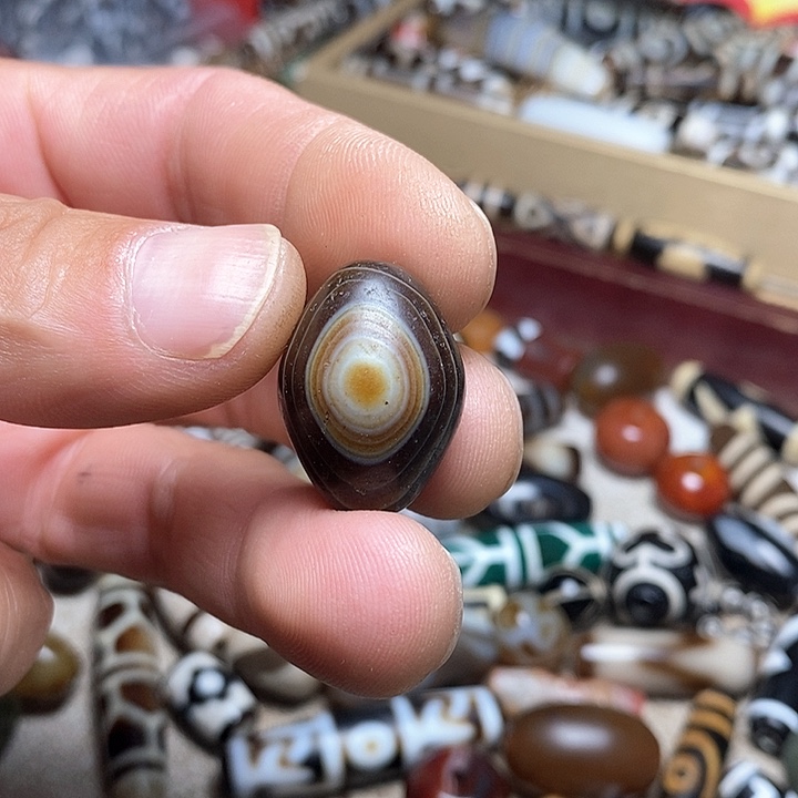 玛瑙/玉髓颈饰合金