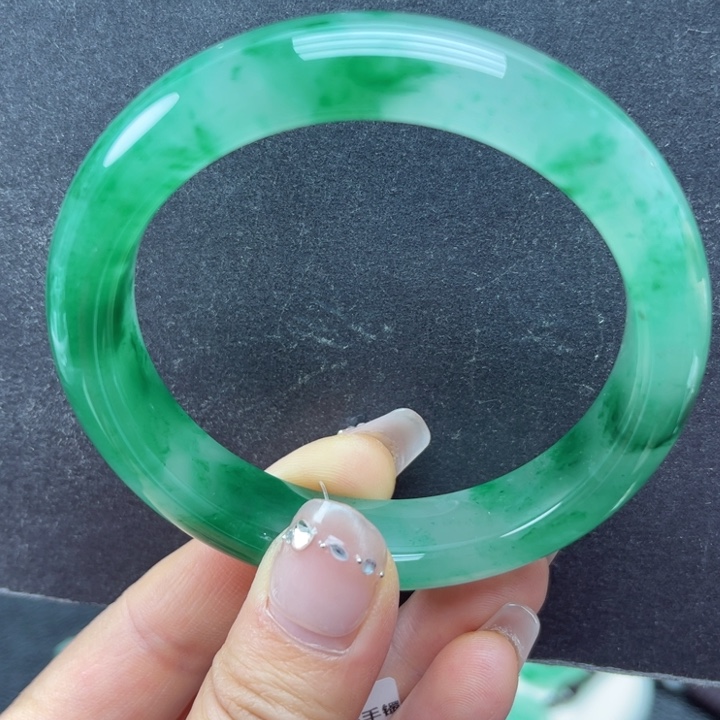 石英质玉未镶嵌手镯