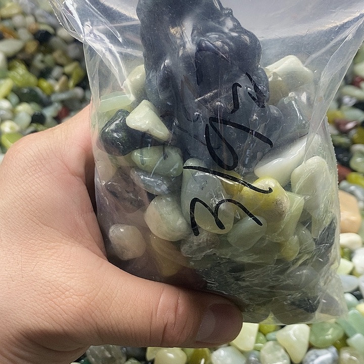 岫玉鱼缸石未镶嵌