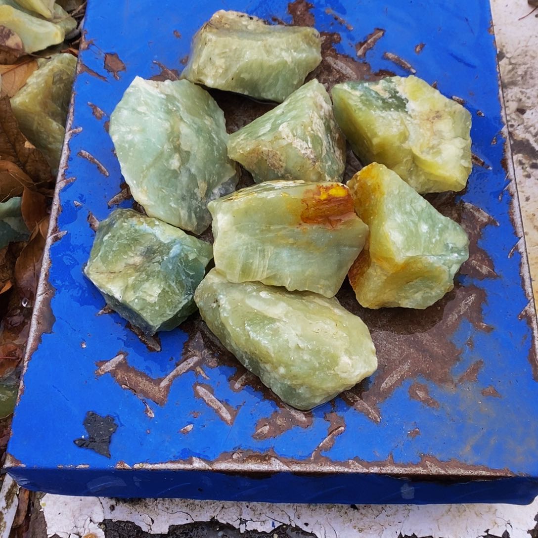 未镶嵌岫玉珠宝奇石