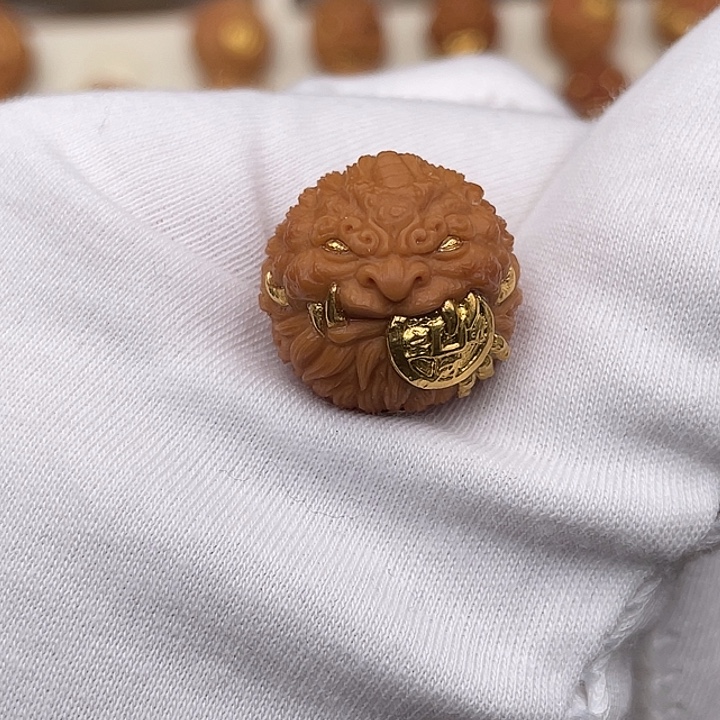 猴头核桃吊坠满工咬钱瑞兽