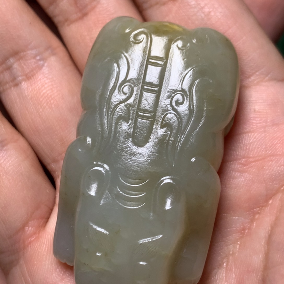 和田玉（糖玉）挂件未镶嵌三***。