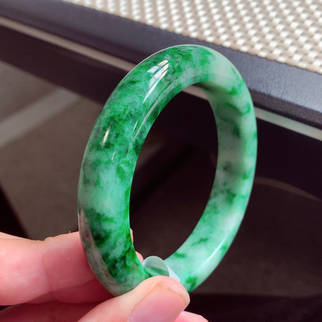 翡翠手镯未镶嵌缅甸翡翠