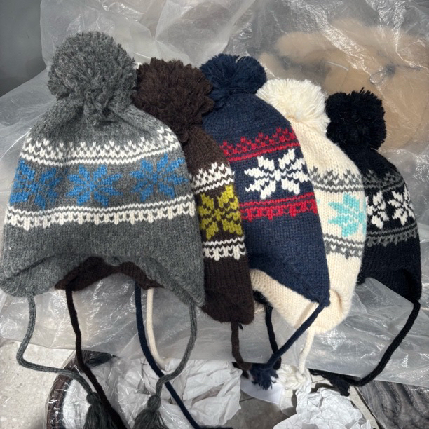 【D088】复古费尔岛风提花毛球针织毛线帽女秋冬加厚保暖护耳显脸小