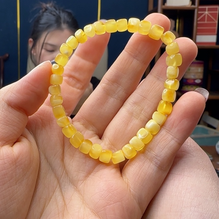 蜜蜡吊坠(赠链)未镶嵌