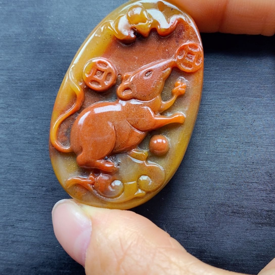 石英质玉（黄龙玉）颈饰未镶嵌