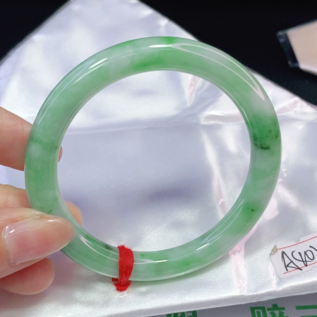 未镶嵌手镯翡翠等****字54圆镯