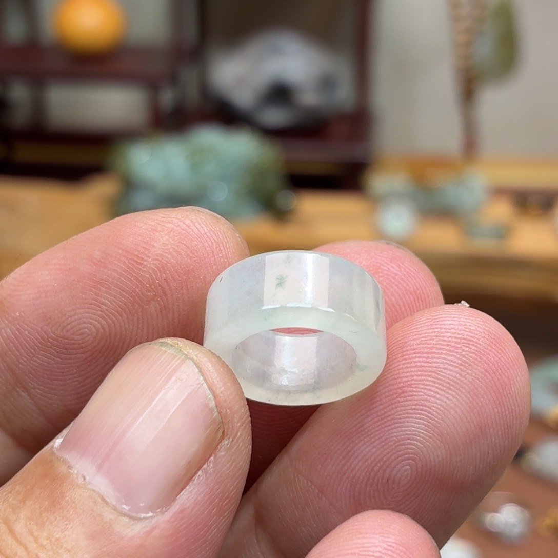 江***山翡翠未镶嵌颈饰跑环