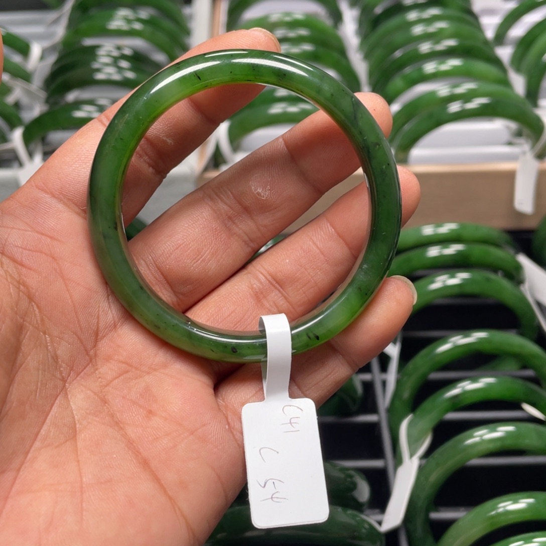 和田玉（碧玉）未镶嵌手镯