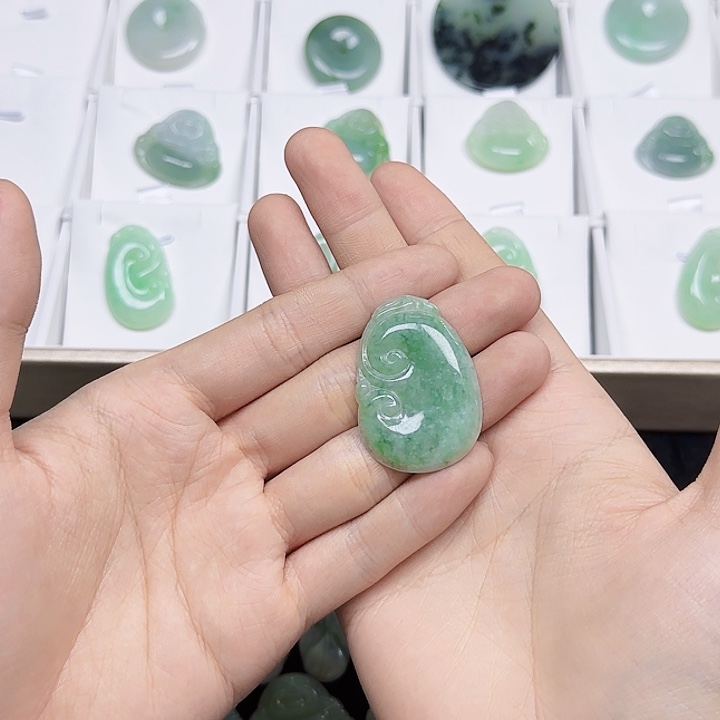 翡翠未镶嵌颈饰翡翠