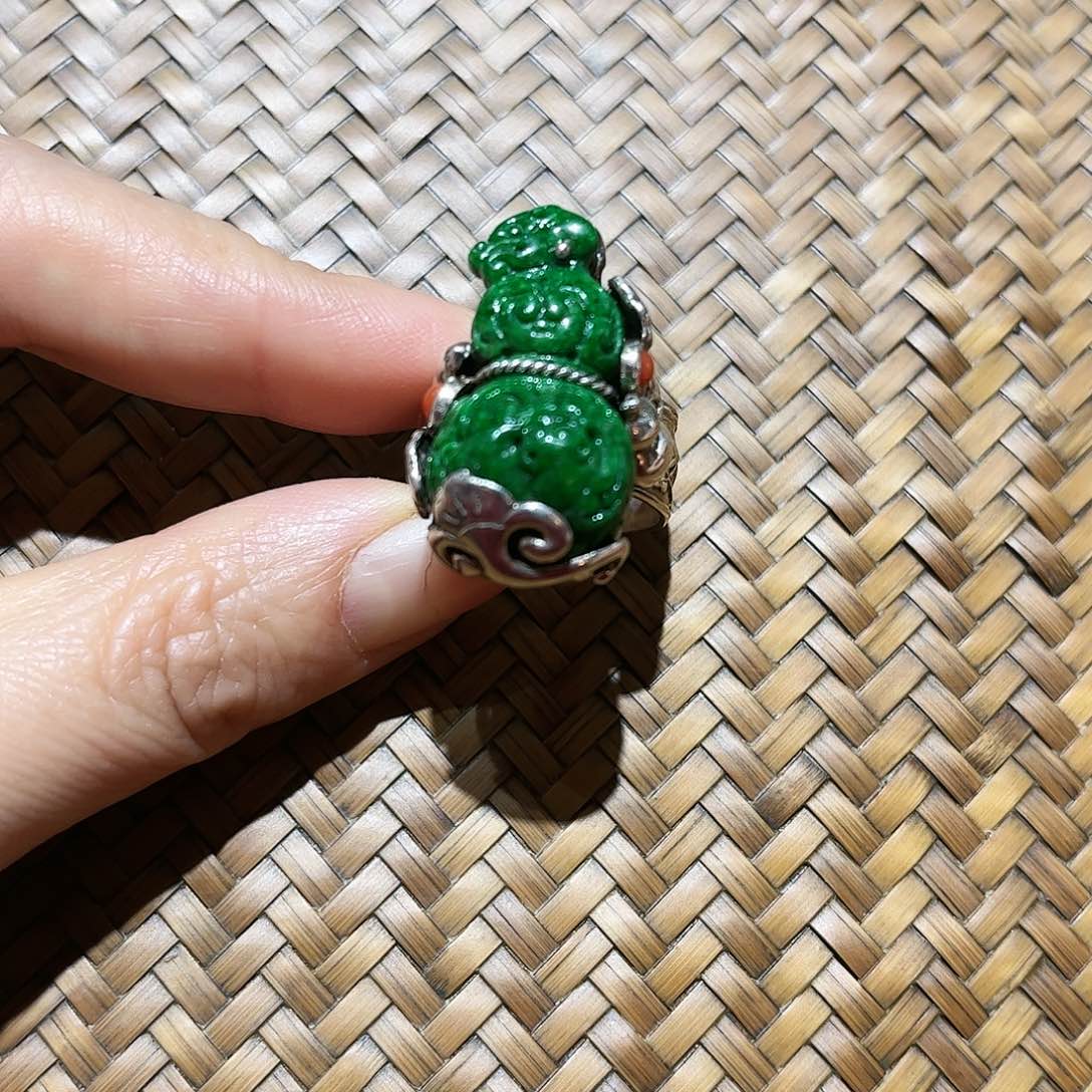 翡翠戒指银S925镶嵌个性十足时尚