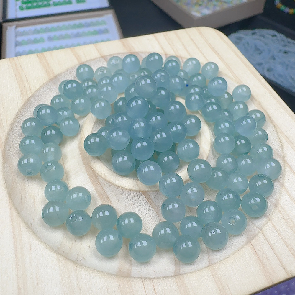 天然缅甸A货 湖水蓝散珠 6mm左右 一串