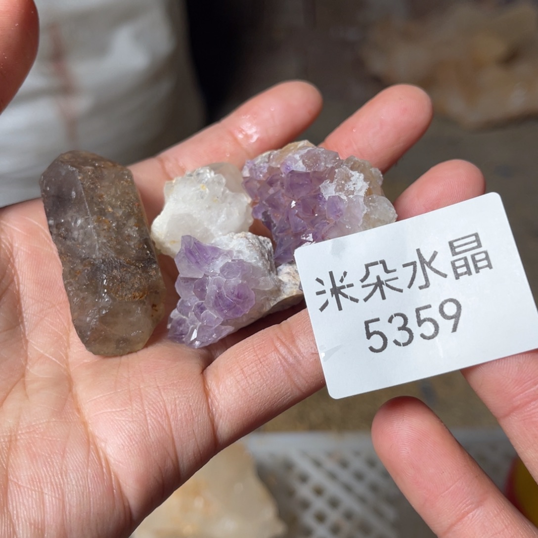 右***右水晶珠宝半成品未镶嵌