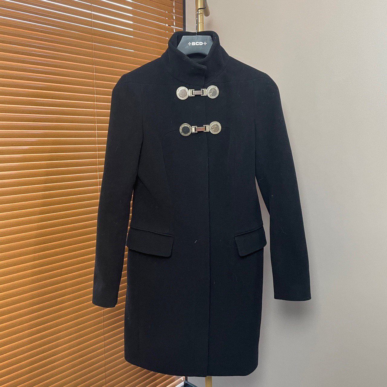 99新 VERSACE/范思哲 （原）/黑色大衣外套/99新/42码/SI500526