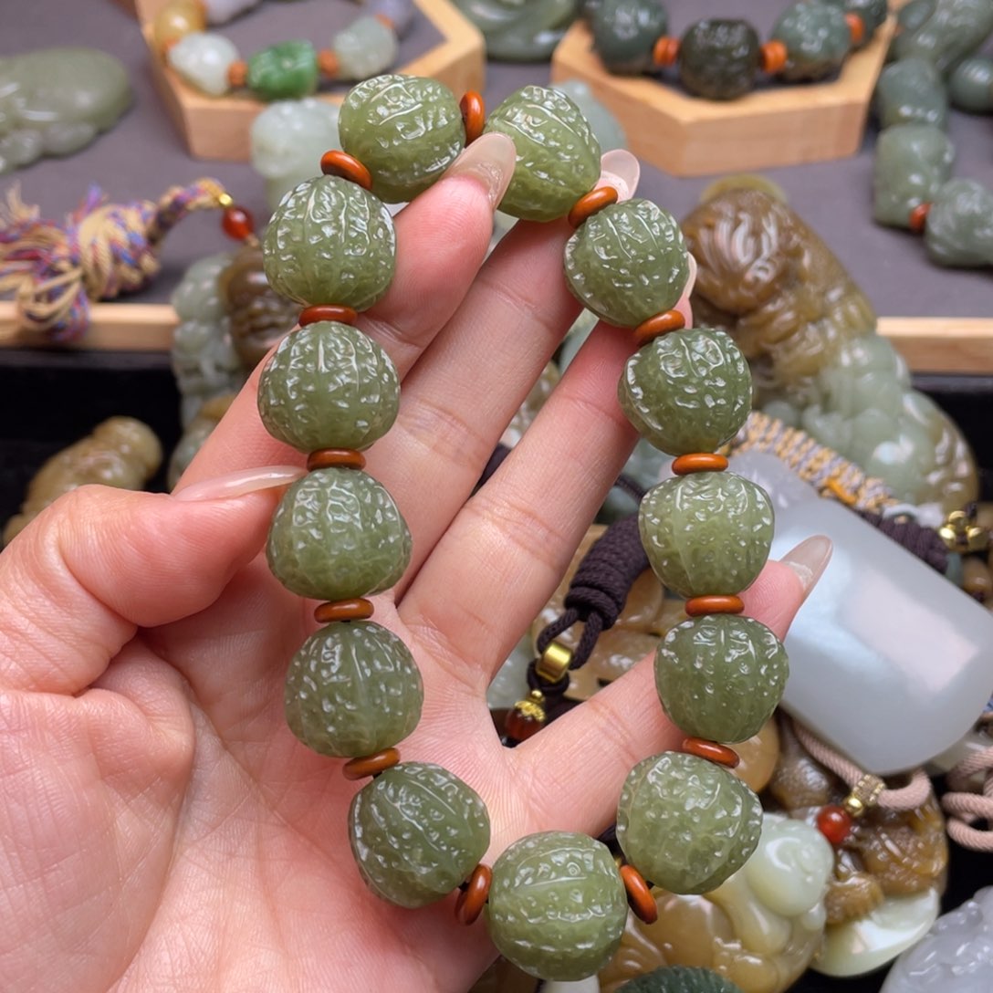 和田玉颈饰未镶嵌