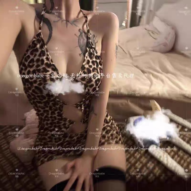 晚安闪闪~约会法则*豹纹裙升级*金属扣贴身挂脖连衣裙