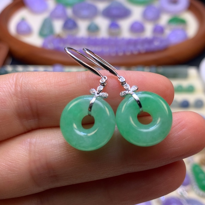 翡翠18K金镶嵌耳饰冰阳绿甜甜圈耳钩