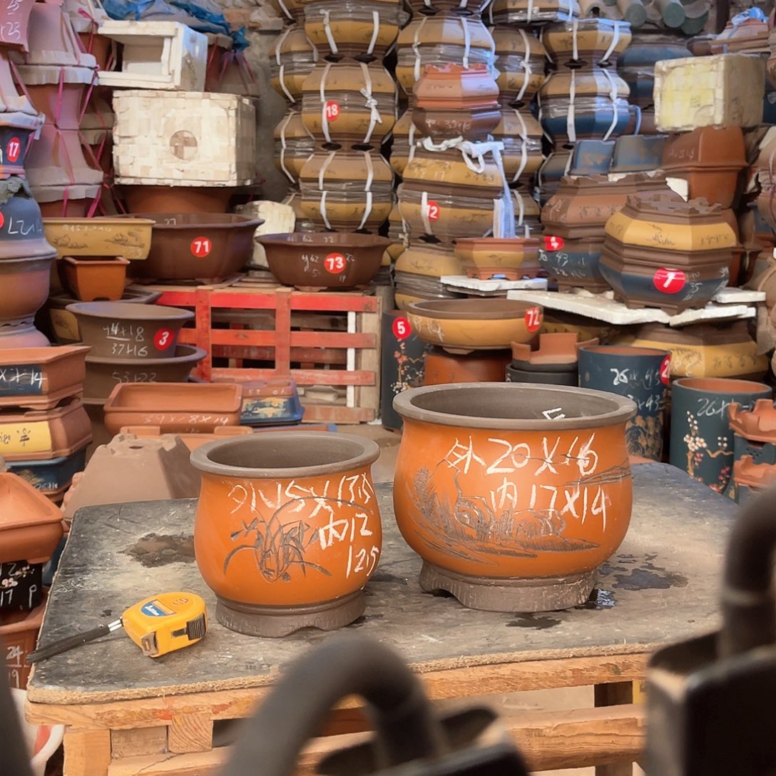 紫砂花盆金钟两个